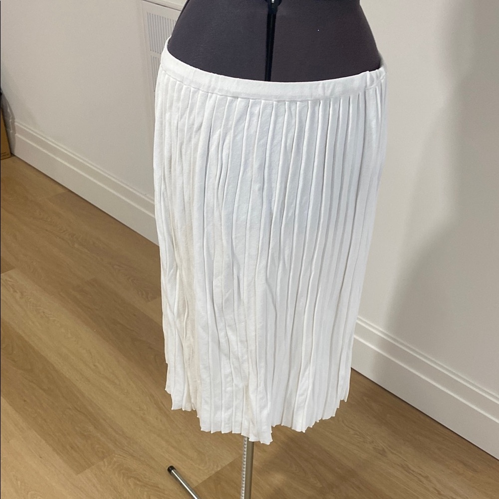 White Pleated knit Skirt